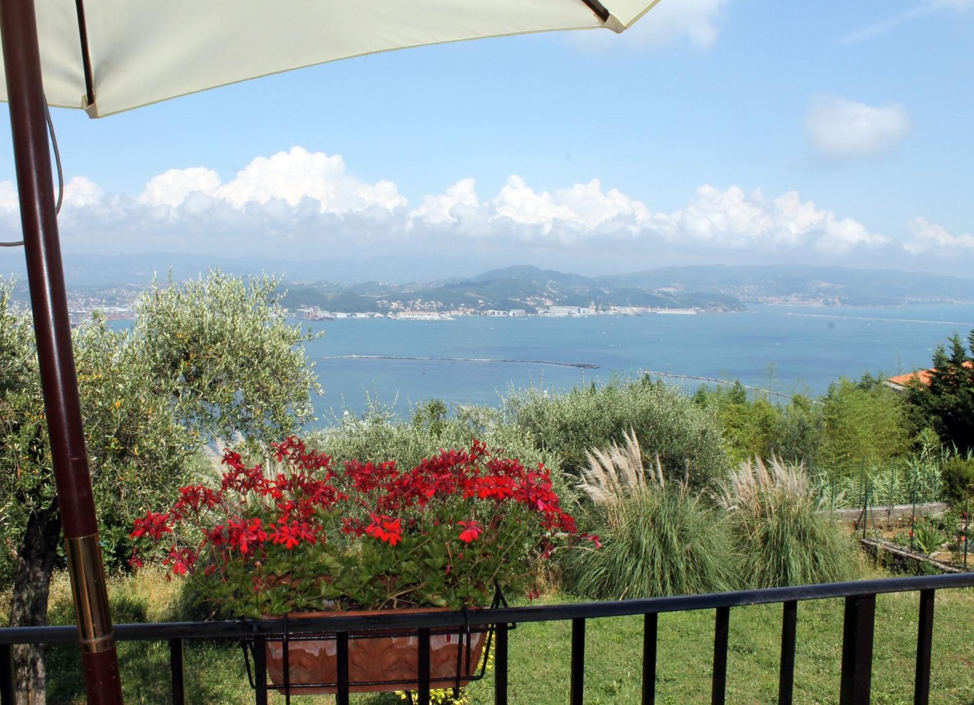 Agriturismo Terrazza Sul Golfo - Il Casale La Spezia Exterior foto